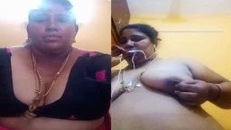 New Tamil Bhabhi Showing Huge boobs on video Call